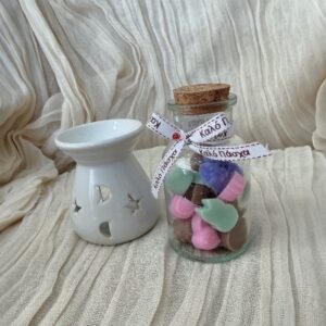 Σετ δώρου με καυστήρα και wax melts. Χειροποίητο σετ με καυστήρα και γυάλινο βάζο με χρωματιστά wax melts σε πασχαλινά σχέδια. Περιέχει 4 διαφορετικά αρώματα